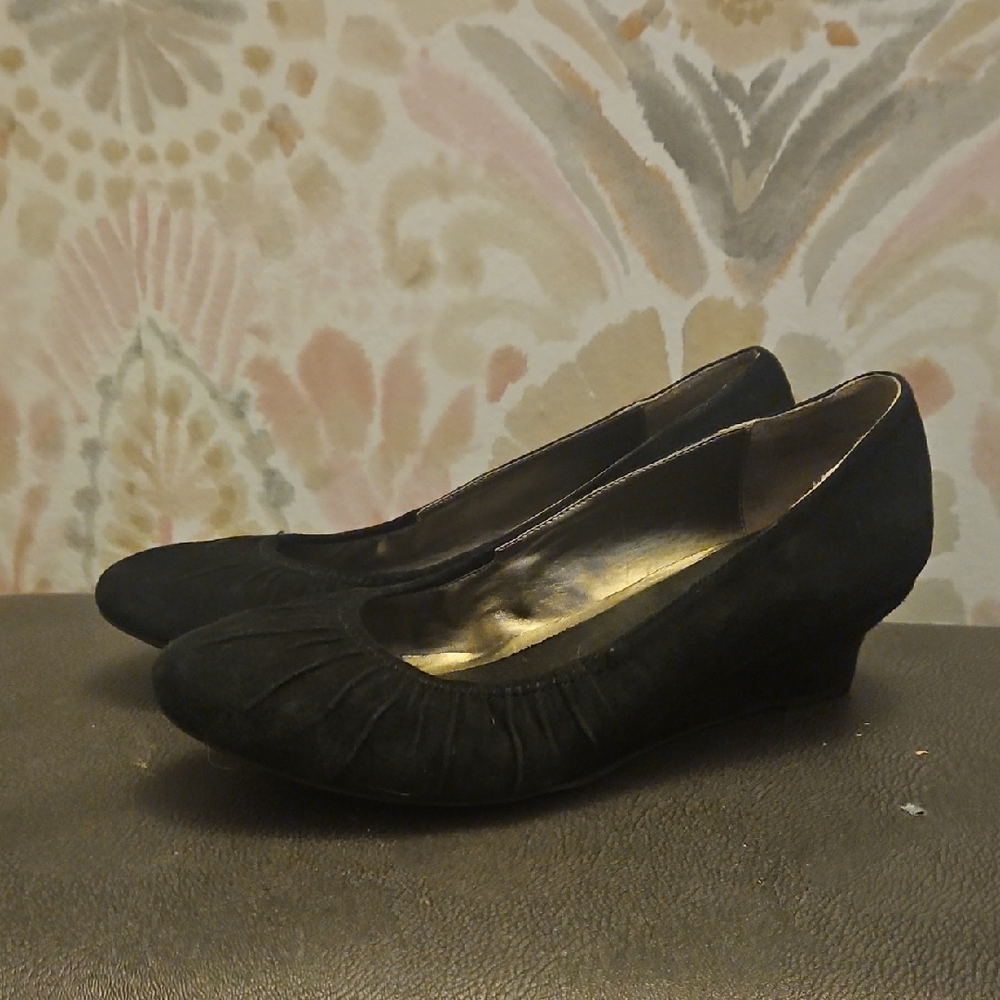 Me Too Black Women's Wedge Shoes